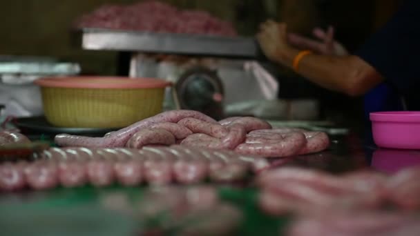 Close Açougueiro Fazendo Salsichas Porcelana Chinatown Tailândia — Vídeo de Stock