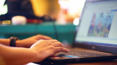 Kapatmak erkek eller online klavye Laptop, Notebook Bilgisayar