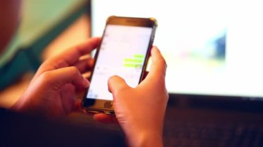Kapatmak erkek eller dokunmadan akıllı telefon