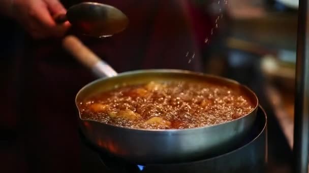 Comida Tailandesa Rua Peixe Assado Molho Vermelho — Vídeo de Stock