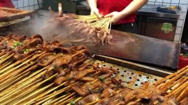 Sokak yemeği, ızgara kalamar.