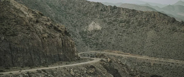 Estrada de montanha ao largo da costa de Cabo de Gata — Fotografia de Stock