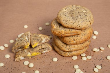 Limonlu haşhaşlı beyaz çikolatalı kurabiye..