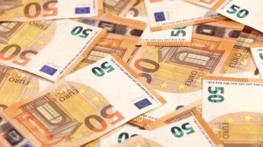 Elli euro nakit para dönüp duruyor. Euro parası. Yakın plan.