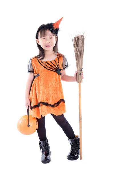 Lunghezza Completa Della Bambina Che Indossa Strega Costume Halloween Piedi — Foto Stock