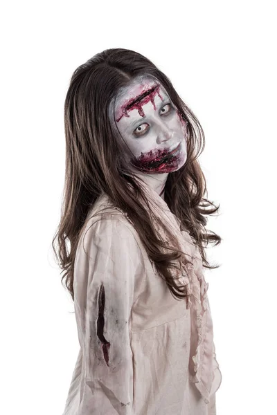 Жіночий зомбі стоїть ізольовано над білим — стокове фото