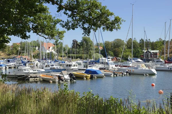 Nynshamn adalar ile yaz aylarında marina