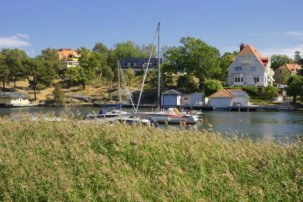 夏と青空のマリーナと Nynshamn — ストック写真