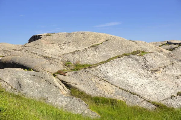 Envejecimiento Las Piedras Con Cielo Azul —  Fotos de Stock