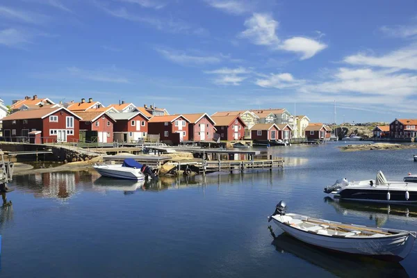 Vacker Landskapsutsikt Över Fiske Hus Vid Kungshamn Royaltyfria Stockfoton