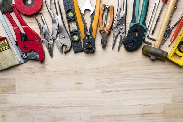 Gamla Verktyg Utrustning Träbord Bakgrund Ingenjörskoncept — Stockfoto