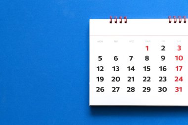 mavi arka plan iş toplantısı veya seyahat planlama kavramı için planlama, takvim, yakın çekim