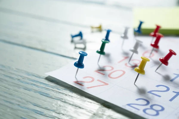 Close Pin Calendário Sobre Mesa Planejamento Para Reunião Negócios Conceito — Fotografia de Stock