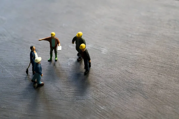 Los ingenieros de modelos en miniatura fueron consultados juntos y planificando — Foto de Stock