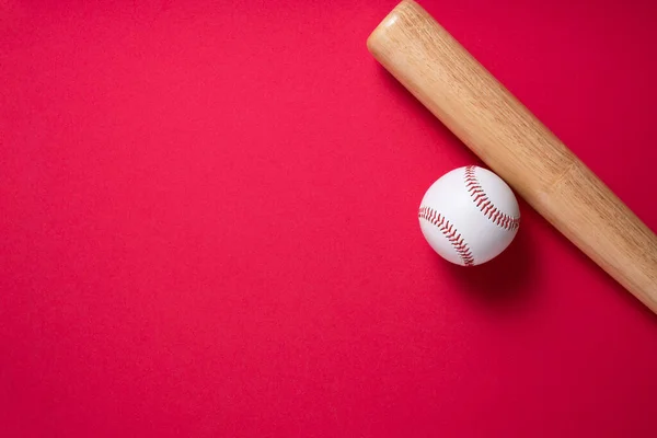 Batte Baseball Baseball Sur Fond Table Rouge Gros Plan — Photo