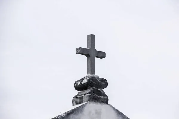 Stone Cross Roof Church Close View — Stock Photo, Image