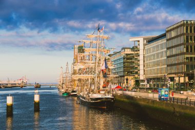 Dublin, İrlanda - 2 Haziran 2018: miras damarları Dublin Docklands için uzun boylu gemiler Regatta 2018 Liffey Nehri