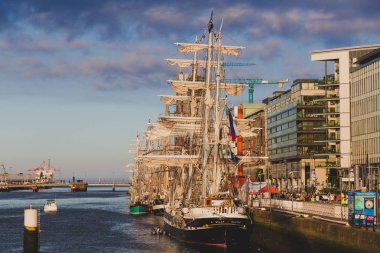 Dublin, İrlanda - 2 Haziran 2018: miras damarları Dublin Docklands için uzun boylu gemiler Regatta 2018 Liffey Nehri