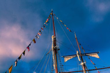 Dublin, İrlanda - 2 Haziran 2018: miras damarları Dublin Docklands için uzun boylu gemiler Regatta 2018 Liffey Nehri