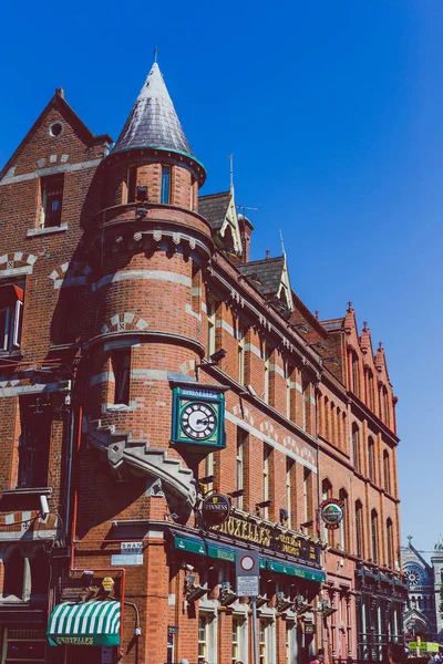 Dublin, İrlanda - 9 Haziran 2018: ayrıntı Dublin şehir merkezinde geleneksel mimarisinin