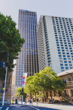 Sydney, Avustralya - 30 Aralık 2014: ayrıntı binalar ve Sydney Cbd Caddesi