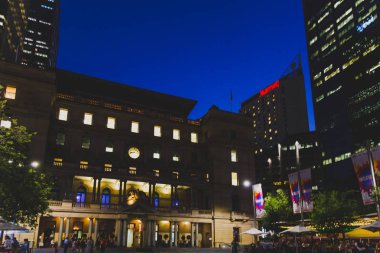 Sydney, Avustralya - 30 Aralık 2014: Sydney Belediye Binası gece