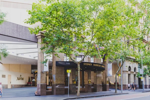 Sydney, Avustralya - 1 Ocak 2015: Circular Quay Sydney Marriott otelin girişine