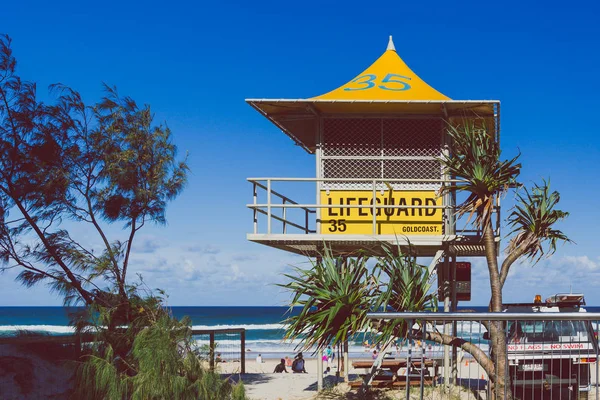 Costa Oro Australia Enero 2015 Cabaña Salvavidas Amarilla Playa Principal — Foto de Stock