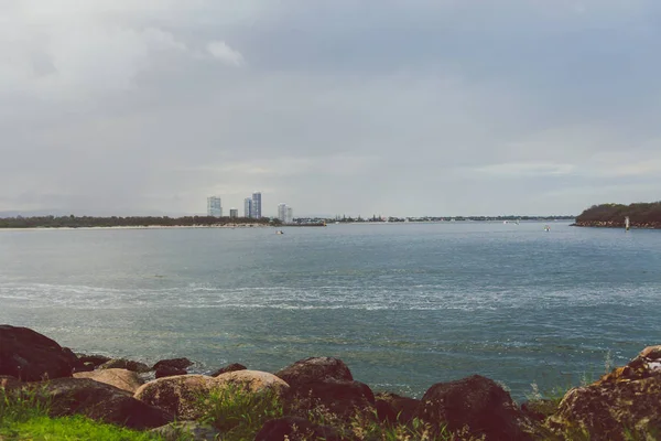 Gold Coast Австралія Січня 2015 View Острова Stradbroke Від Пляжу — стокове фото