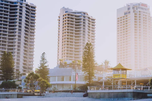 Gold Coast Austrália Janeiro 2015 Edifícios Altos Longo Caminhada Beira — Fotografia de Stock