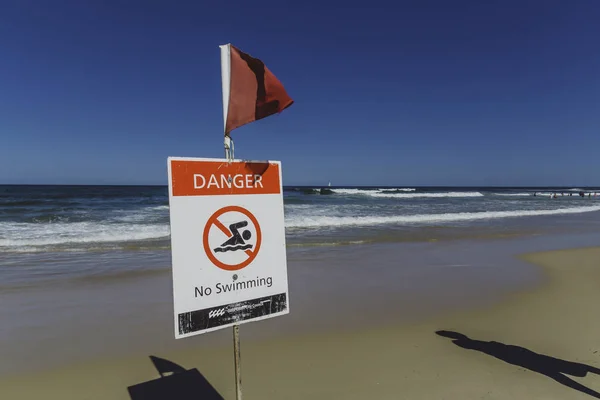 Gold Coast Ausztrália Január 2015 Biztonsági Zászló Strandon Surfers Paradise — Stock Fotó