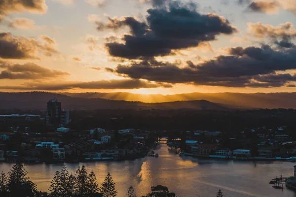 Gold Coast Australia Stycznia 2015 Sun Flare Tropikalne Zachód Słońca — Zdjęcie stockowe