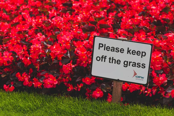 Dublin Írország Augusztus 2018 Részlete Keep Jel Stephen Green Park — Stock Fotó