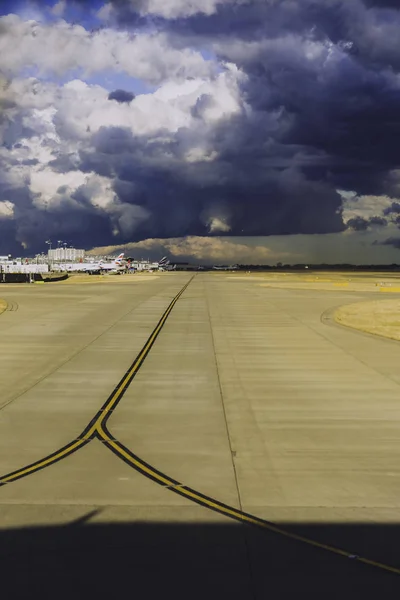 Londres Royaume Uni Août 2018 Vue Aéroport Heathrow Avec Ciel — Photo
