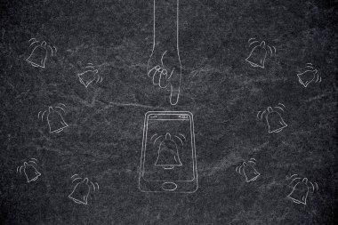Push bildirimleri ayarlarını ve kavramsal illüstrasyon pazarlama: smartphone bildirim bell ile başkaları tarafından çevrili ve yaklaşık dokunun için el 