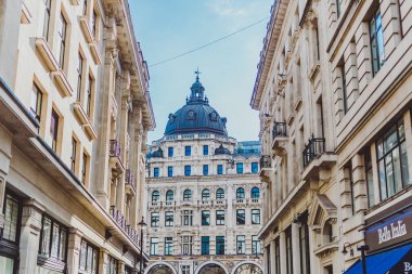 Londra şehir merkezinde ünlü Regent Street London, Büyük Britanya - 13 Ağustos 2018: Mimarlık