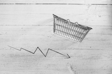 negatif pazar eğilimleri kavramı, gidiş istatistikleri ile boş alışveriş sepeti