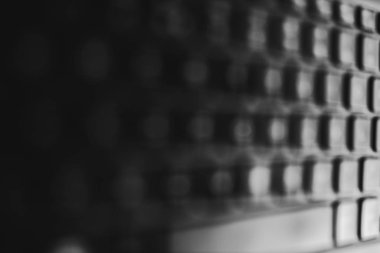 odaklanmamış Dizüstü Klavye arka yan bakış açısı ile