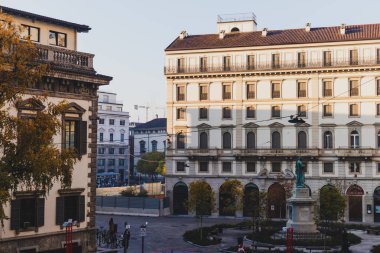 Milano, İtalya - 4 Aralık 2018: heirtage Mimarlık Galleria del Corso yakınındaki Milan şehir merkezinde