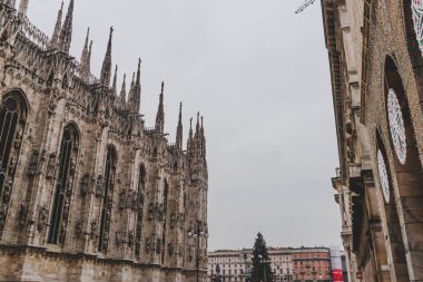 Milano, İtalya - 5 Aralık 2018: mimari detay Duomo Katedrali Milano'nun şehir merkezinde