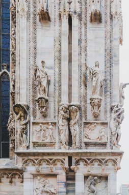 Milano, İtalya - 5 Aralık 2018: mimari detay Duomo Katedrali Milano'nun şehir merkezinde