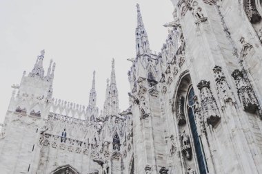 Milano, İtalya - 5 Aralık 2018: mimari detay Duomo Katedrali Milano'nun şehir merkezinde