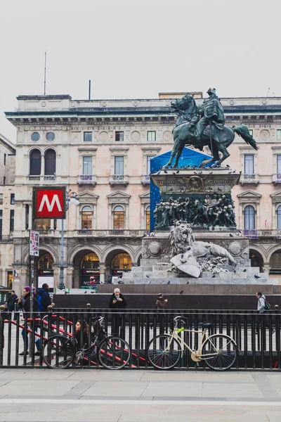 Milano Italie Décembre 2018 Détail Statue Entrée Métro Sur Piazza — Photo