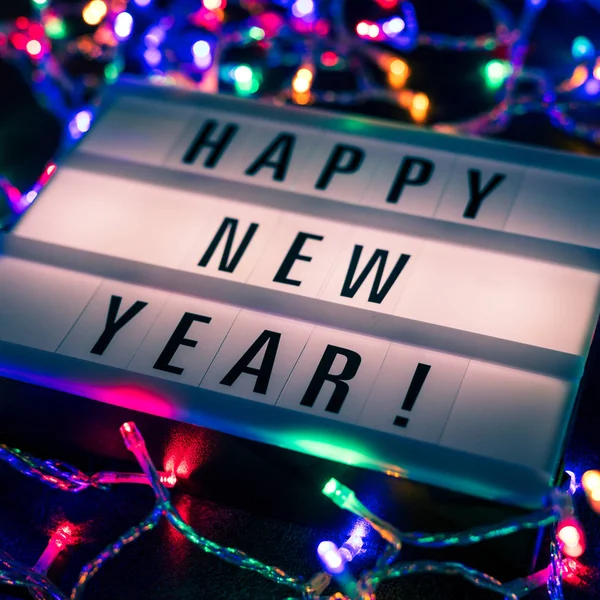 Lightbox Com Mensagem Feliz Ano Novo Cercado Por Luzes Fadas — Fotografia de Stock
