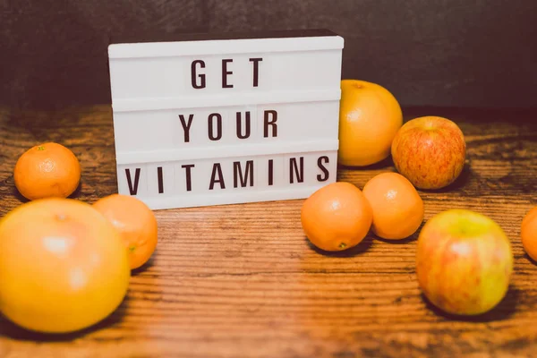 Obtenez Votre Concept Vitamines Lightbox Avec Message Entouré Oranges Saines — Photo