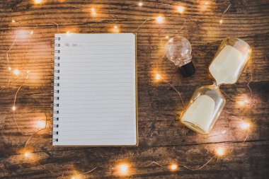 zaman hedefleri kum saati, ampul başarmak ve yapmak için Lis