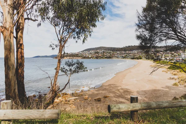 Paisaje de playa en Blackmans Bay en Tasmania — Foto de Stock