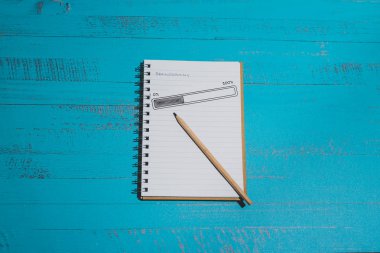 sayfada Brainstorming başlığı ve ilerleme çubuğu loadi ile dizüstü bilgisayar