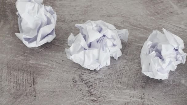 Concepto Bloque Creativo Hojas Papel Revuelto Bombilla Final — Vídeos de Stock