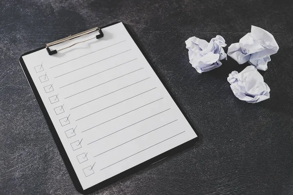 Overcoming lack of productivity concept, to do list on clipboard — Stock Photo, Image